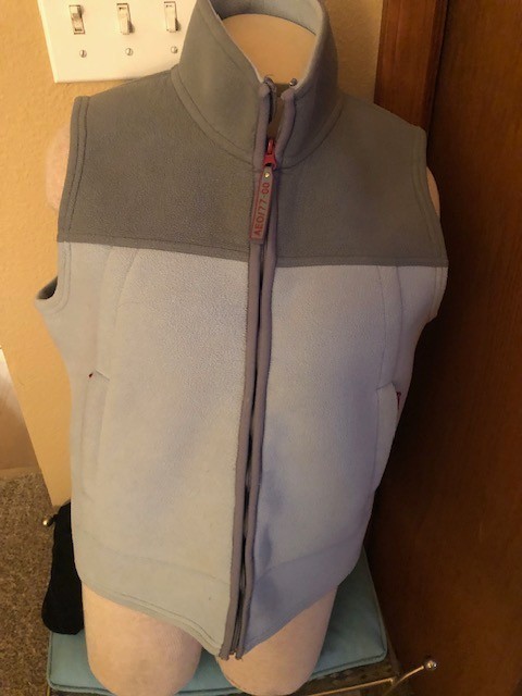 AMERICAN EAGLE AEO/77-00 WOMENS GRAY/BLUE FULL ZIP UP VEST