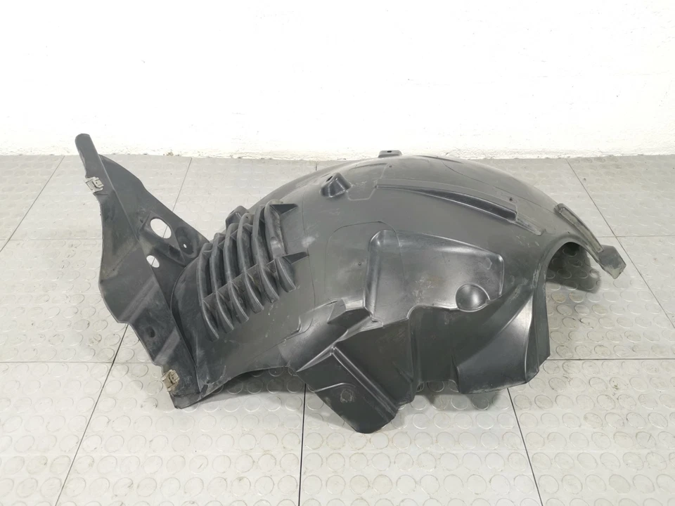 梅赛德斯-奔驰 2014 CLS550 RWD 4.7L 前右挡泥板车轮屋拱盖 — 第 2/4 张图片