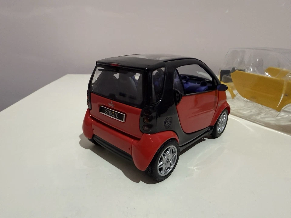 Smart 1/18 Maisto - Immagine 4 di 4