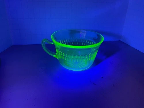 Vintage Uranium Glass Roulette Pattern Tea Cup Green Depression Anchor Hocking