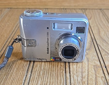 Kodak EasyShare C330 4.0MP Digital Camera Point & Shoot