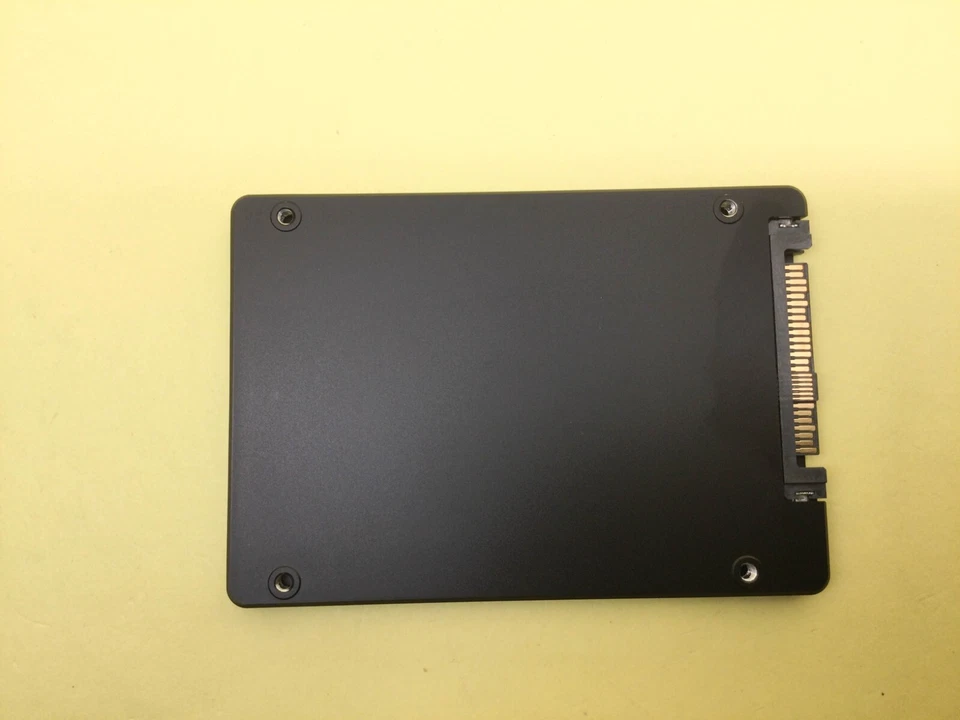 MZ-QLB9600 Samsung PM983 Series 960GB 2.5" PCIe Gen3 SSD MZQLB960HAJR NEW - Image 3 of 3