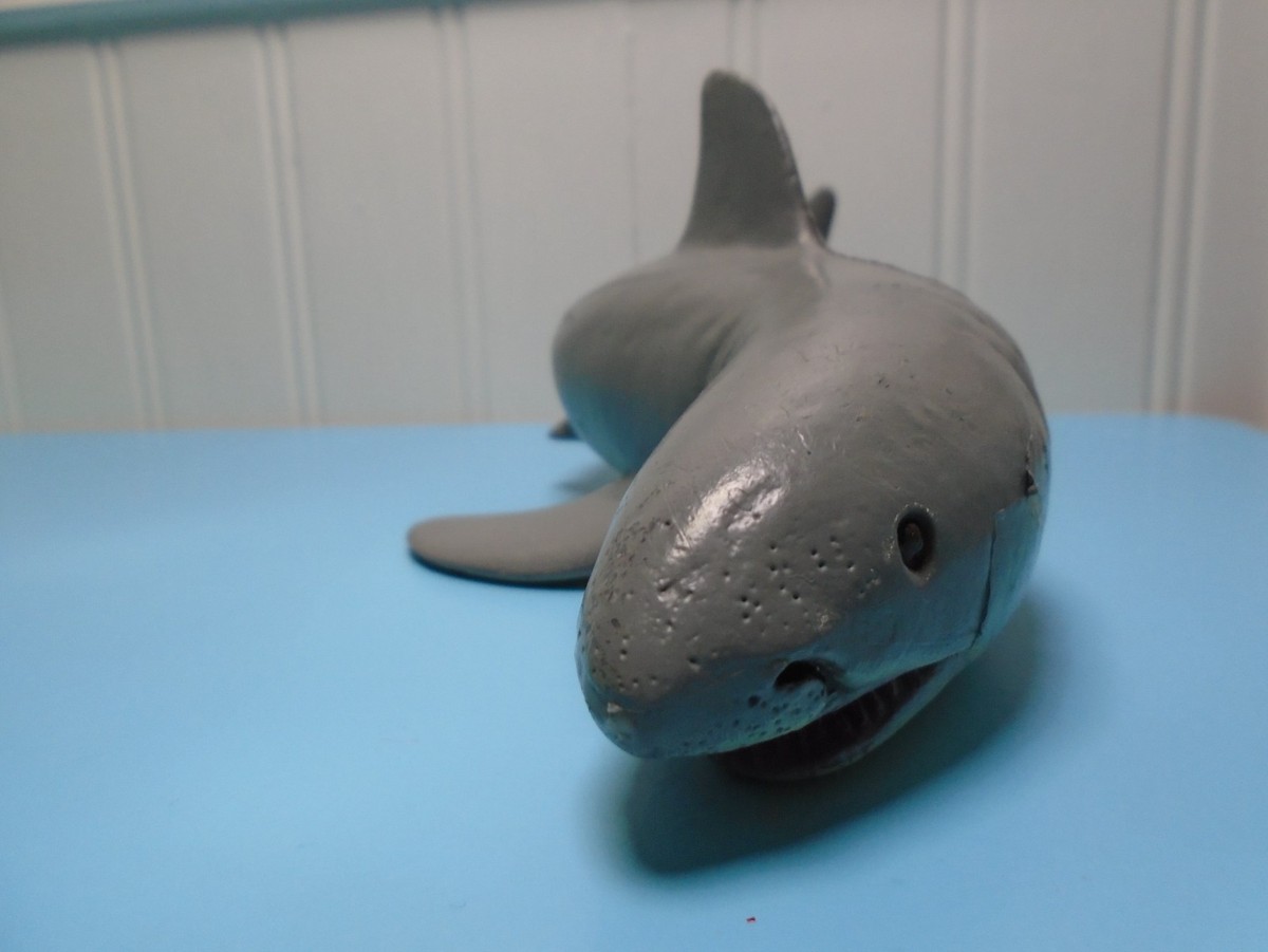 SOLID RUBBER GREAT WHITE SHARK 3