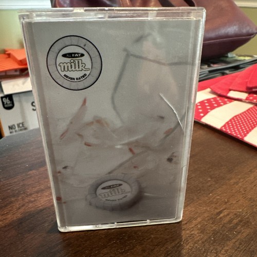 J6-38 MILK Never Dated .. SEALED .. 1994