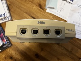 Sega Dreamcast Console Bundle - 4 Controllers, 2 VMU, Metropolis Street Racer