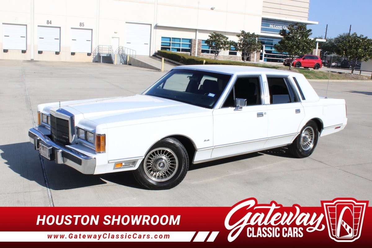 1989 Lincoln Town Car for sale in Houston Texas