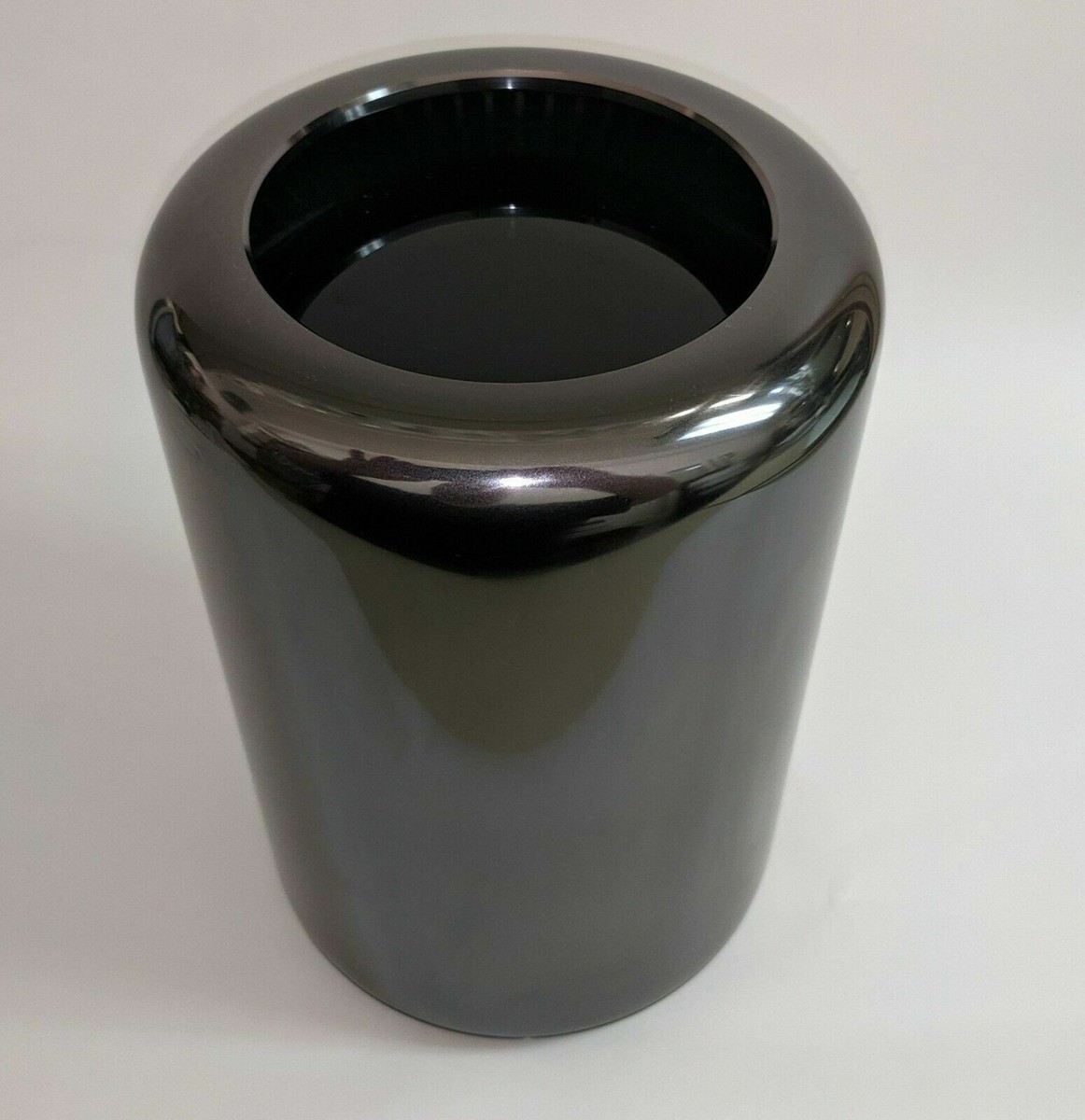 Apple Mac Pro 2013 4 Core 3.7GHz D300 32GB 512GB SSD - Good | eBay