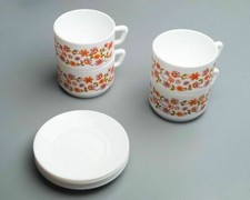 ARCOPAL SCANIA 1970 : 4 TASSES CHOCOLAT VINTAGE A FLEURS & SOUCOUPES DÉDIÉES 2/2