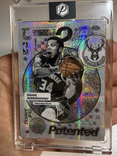 2025 Topps Chrome Giannis Antetokounmpo Base (RAW)