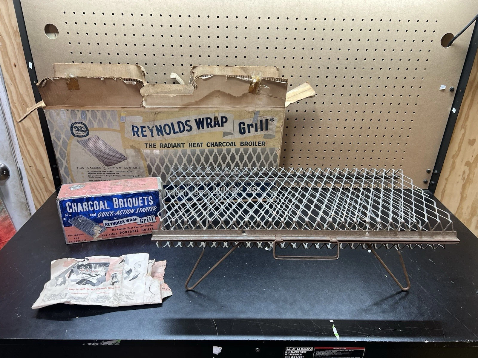 Vintage 1950’s Reynolds Wrap Grill Radiant Charcoal Broiler With Charcoal andBox