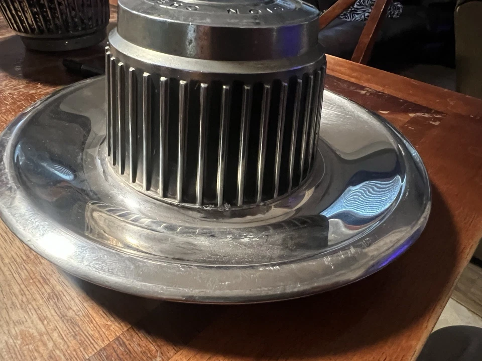 Tampas de centro de roda GM 3925805 1968-1982 Chevrolet Rally Camaro Corvette - Imagem 2 de 4