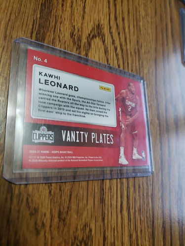 2020-21 Panini NBA Hoops #4 Kawhi Leonard Vanity Plate Holo Clippers quasi nuovo-MT - Foto 4 di 4