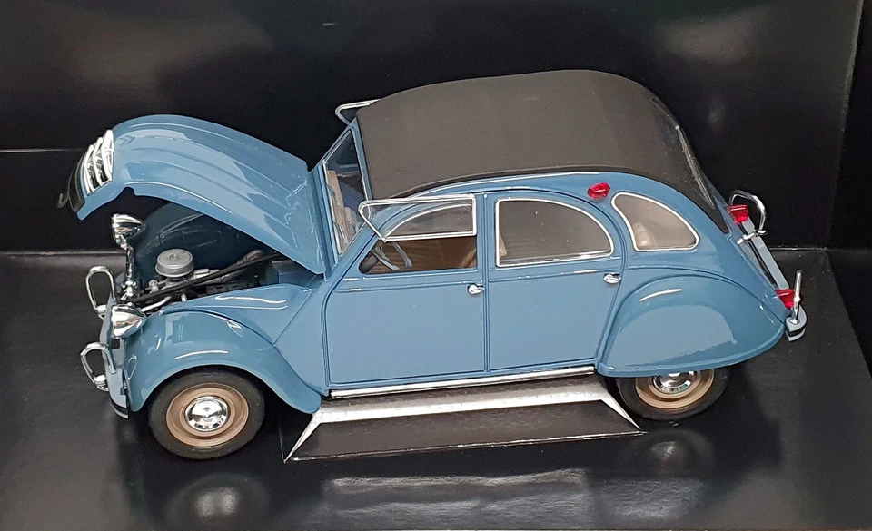 Solido 1/18 Scale Diecast 8028 - 1966 Citroen 2CV - Blue - Image 3 of 4