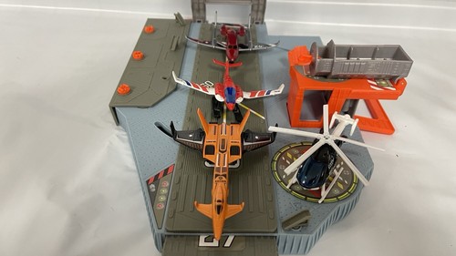 Matchbox Mission Headquarters Expanding Airbase Rotating Radar Attached - Picture 5 of 9