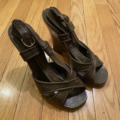 Marc Jacob s Taupe Patent Leather Wedge Heels 38.5