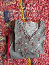 Size S / M Code Happy Mediclo Set - Fun Pediatric Scrubs - Heart Ladybugs Grey