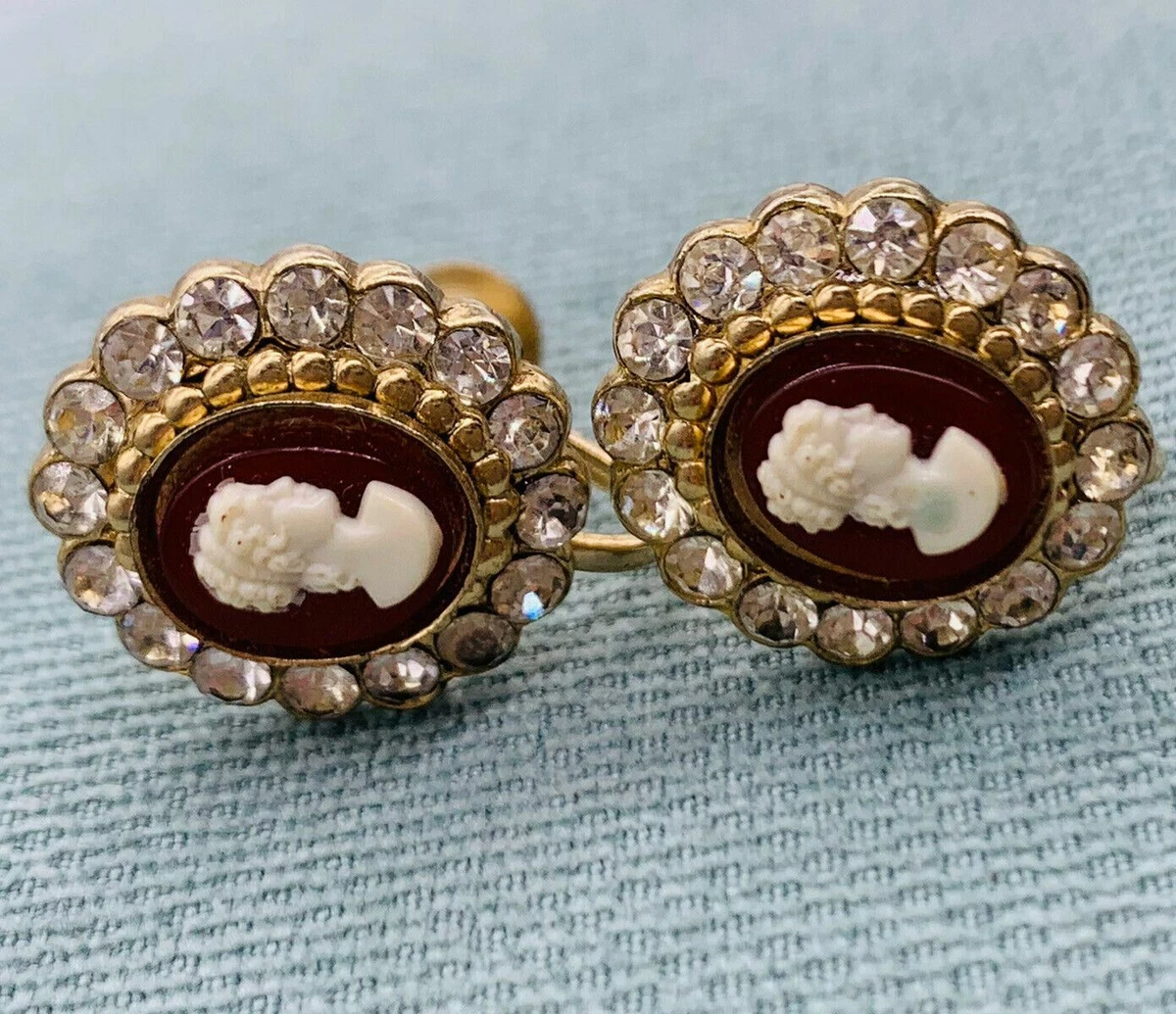 Vintage cameo screw back best sale earrings