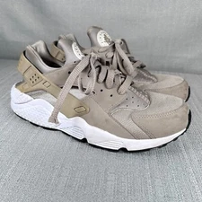 Nike Air Huarache Mens 9.5 Beige White Shoe Sneaker Athletic Gym