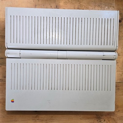 Apple Macintosh Portable 9.8in 16MHz 1MB 40MB Beige 1989 Laptop For Parts M5120