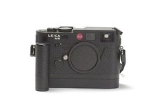 Leica M6 TTL 35mm RangeFinder Camera Body - Black with motor drive, SF 20 strobe