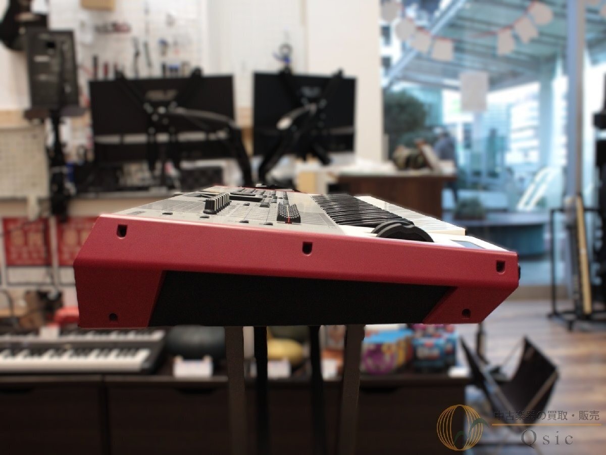 Yamaha MOTIF XF6 61-Key Music Synthesizer Workstation – Ships from