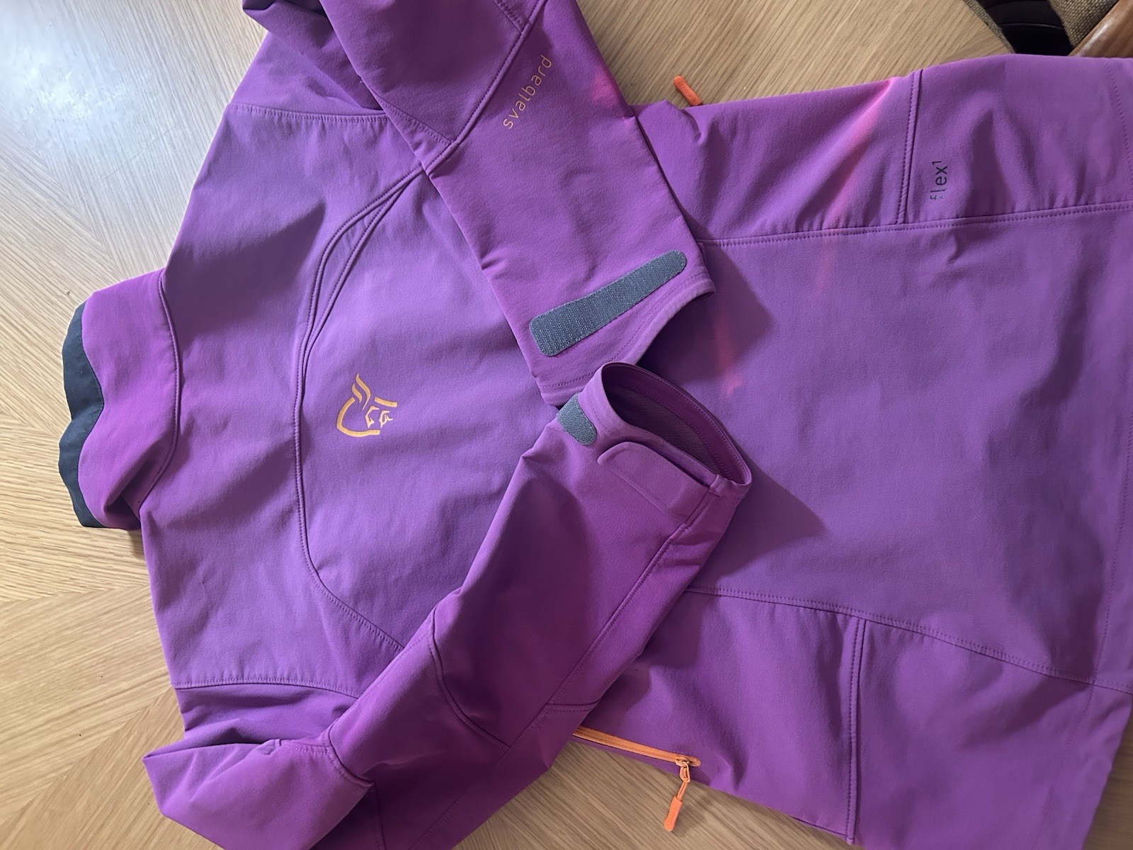 Norrona Svalbard Flex1 Softshell Jacket Women’s M… - image 3