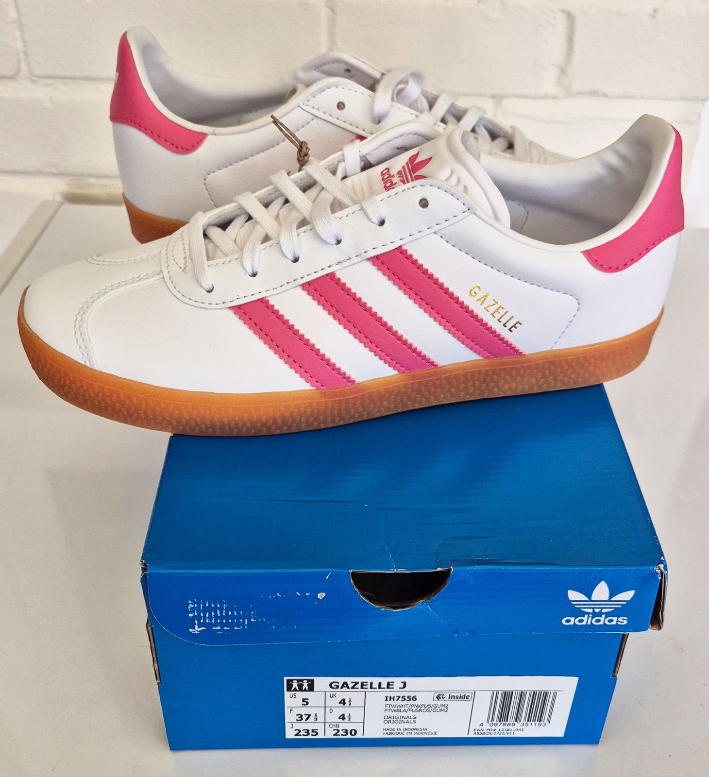 Adidas Gazelle J Girls Trainers White Pink Size U.K 4.5 100% Genuine New Boxed Adidas Gazelle J Girls Trainers White Pink Size U.K 4.5 100% Genuine New Boxed