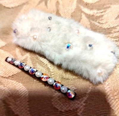   NWOT Neiman Marcus White Faux Fur Pearl & Iridescent Rhinestone Barrette Set