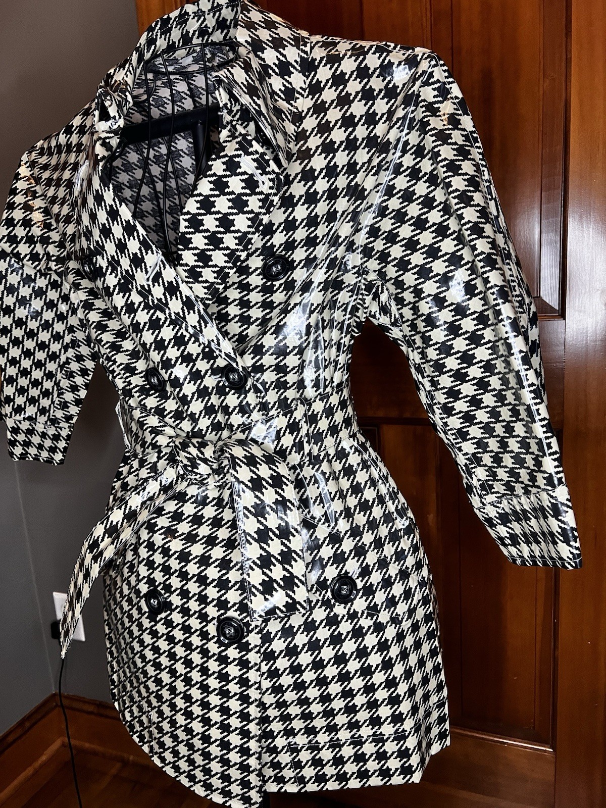 Max Mara Weekend Button Closure Houndstooth Rainc… - image 4
