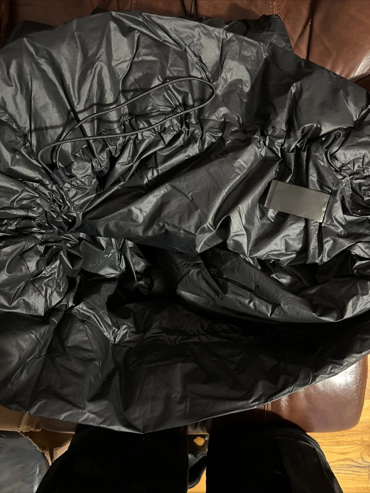 Yeezy Gap Engineered by Balenciaga Mock Neck Pullover Puffer Medium - Image 4 of 4