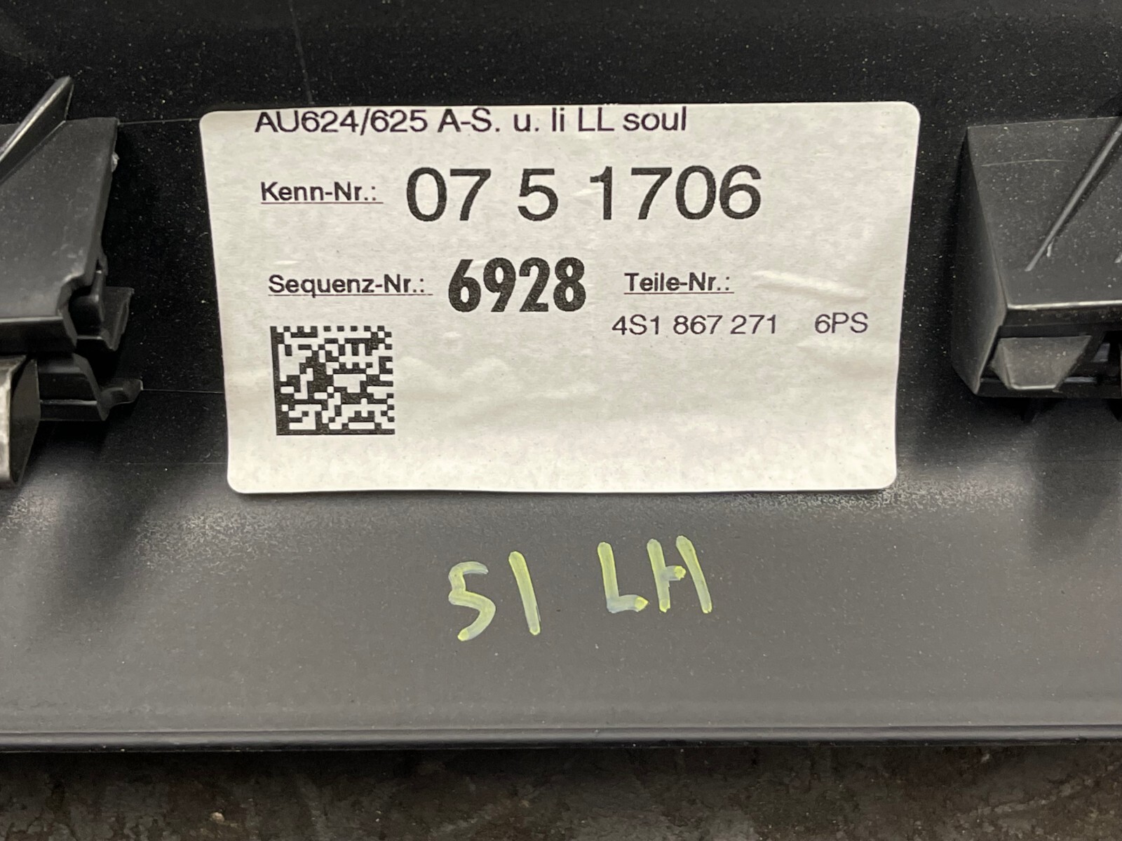 2017 AUDI R8 LOWER A-PILLAR TRIM OEM 4S1-867-271