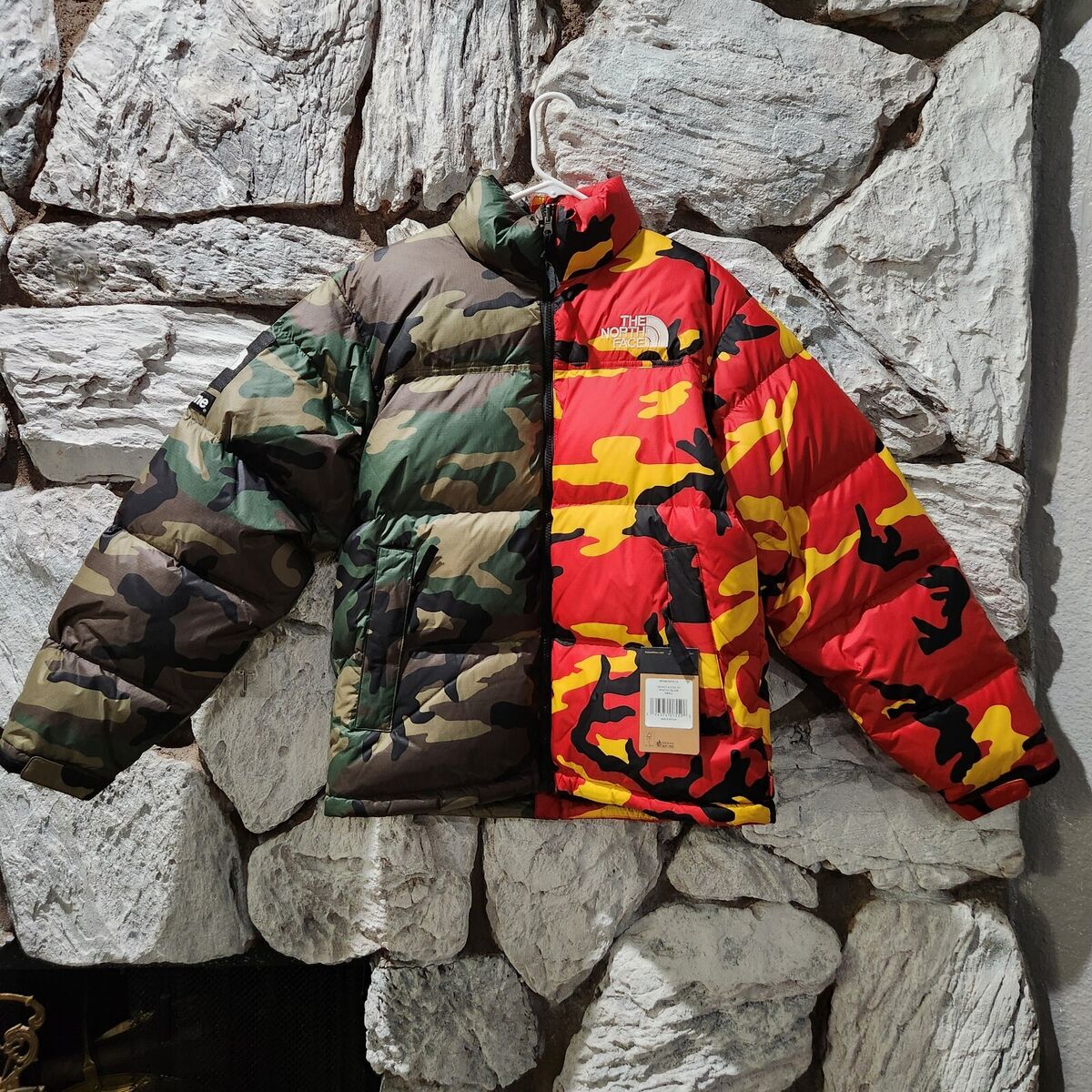 Supreme x The North Face Split Nuptse Jacket Woodland Camo Supreme x The North Face Split Nuptse Jacket Woodland Camo