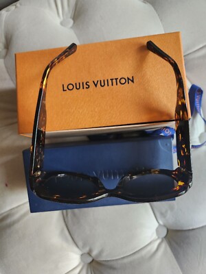 Authentic new Louis Vuitton Paris Texas Sunglasses turtoise BNW In
