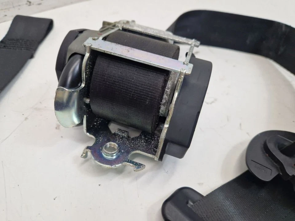 Seat Belt Front Right Belt Pretensioner Fits for Peugeot 308 I (4A, 4C) 1.6 - Image 3 of 4