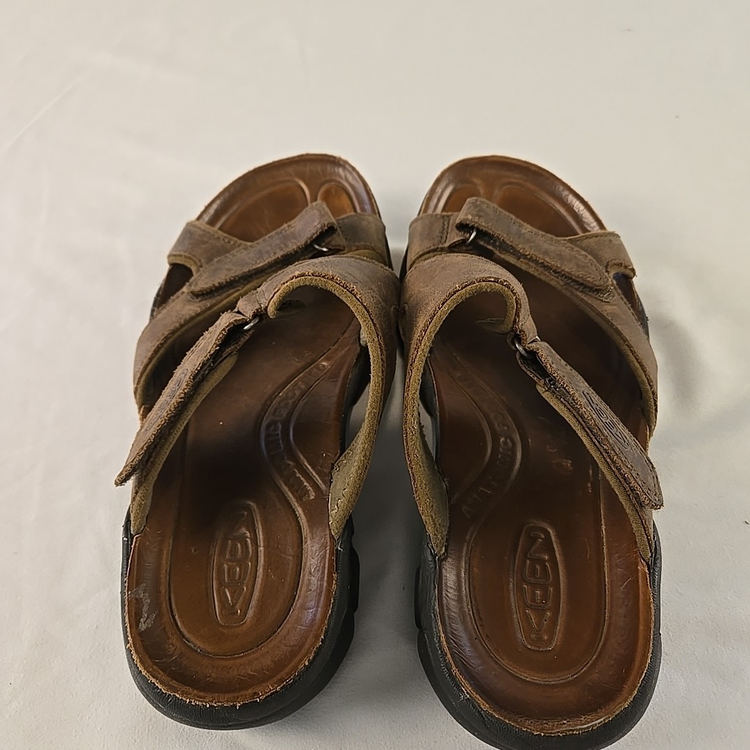 Sandali Keen in pelle da donna taglia 8 con cinturino regolabile