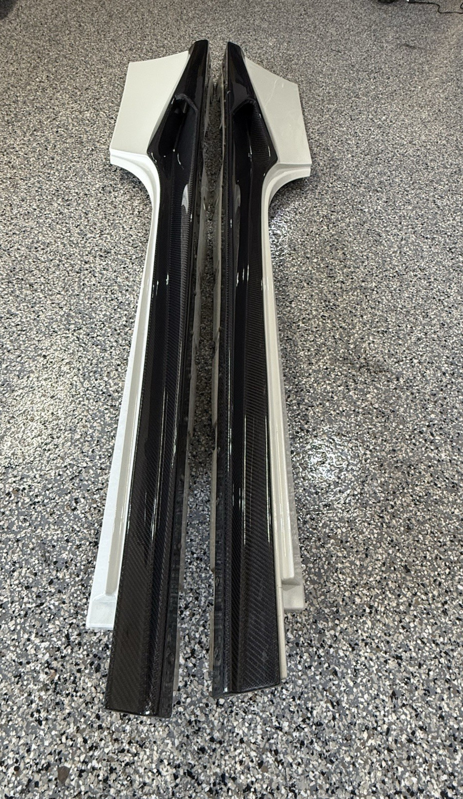 FERRARI 488 OEM RIGHT & LEFT SIDES ROCKERS SKIRTS WITH CARBON FIBER OVERLAYS