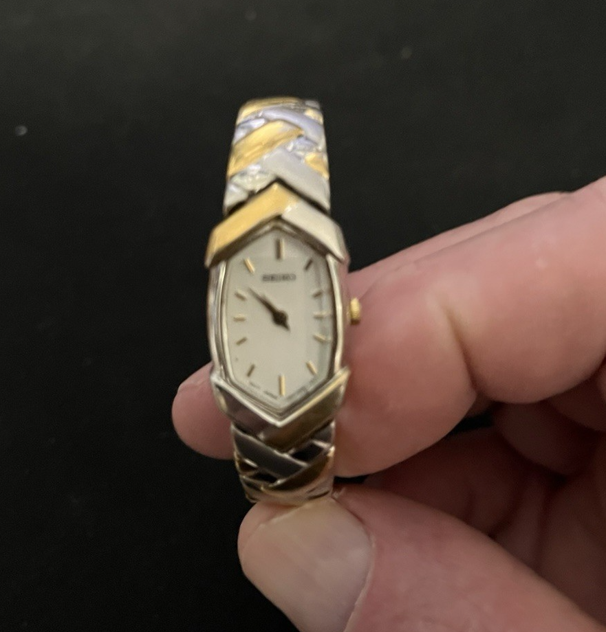 Seiko Women's Watch 16mm white dial 2 tone hexagon 1N00-5F88 lot i