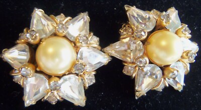Hattie Carnegie Large Vintage Faux Pearl Crystal Star Clip back