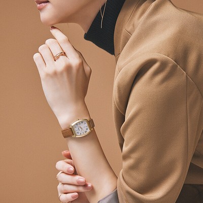 SEIKO LUKIA I Collection SSQW066 White Steer Leather Women