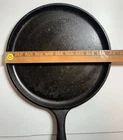 Vintage Lodge No. 8 Round Cast Iron 10 1/2” Griddle With Heat Ring 1960's USA