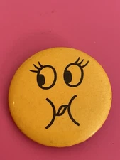 Vintage PinBack Button Plastic Back Side Eye Shocked Face