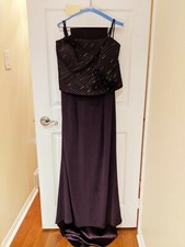 Womens long evening dresses has short trail and shawl removable straps