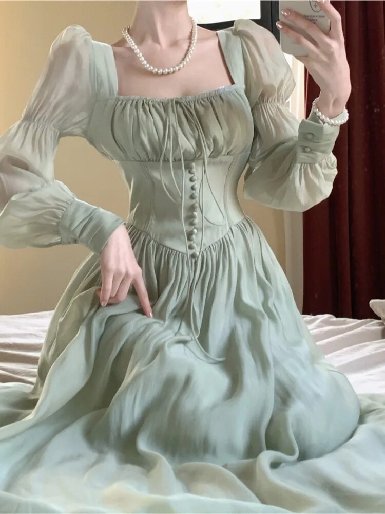 Foto 1 di 10