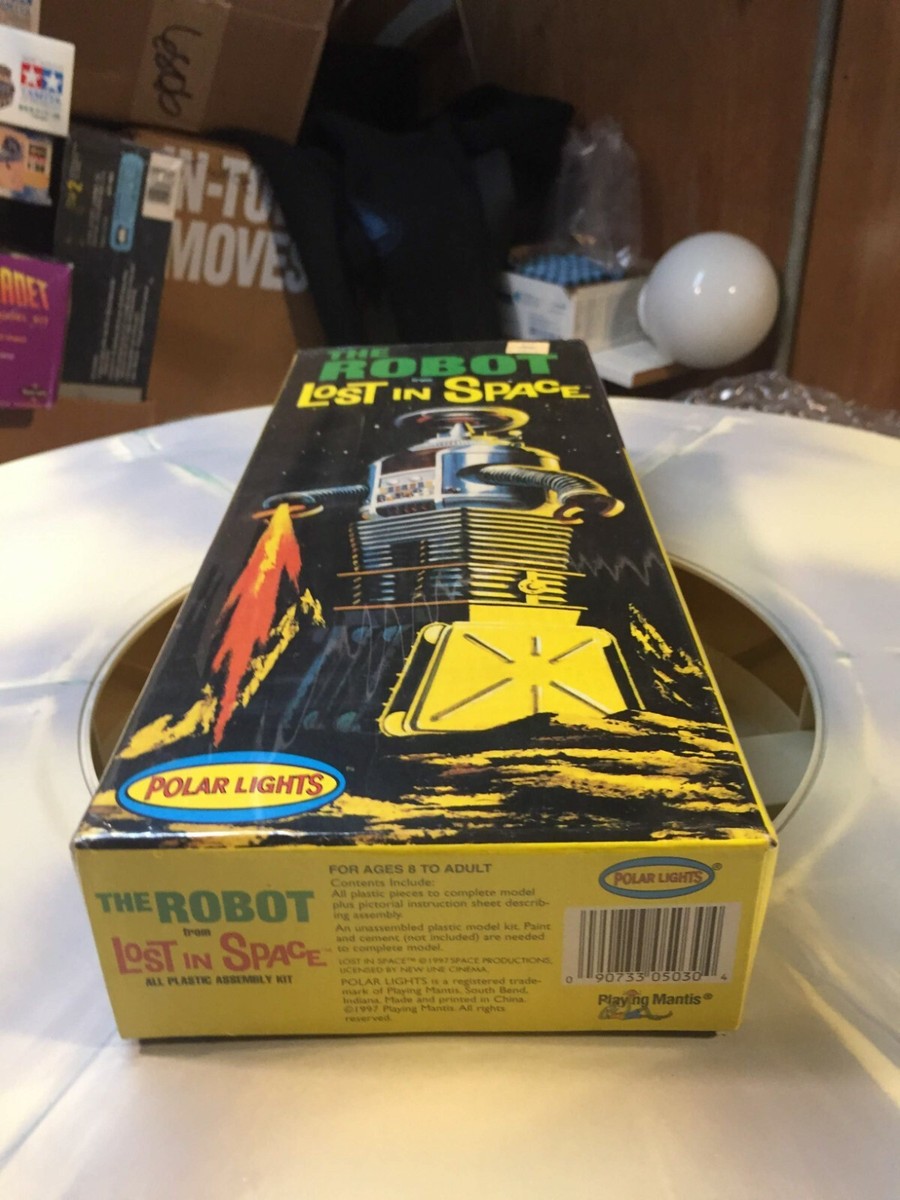 Just finished doing a plastic kit of B9 the robot from lost in space by polar lights and added some lights in the glass dome and in the voice box and in