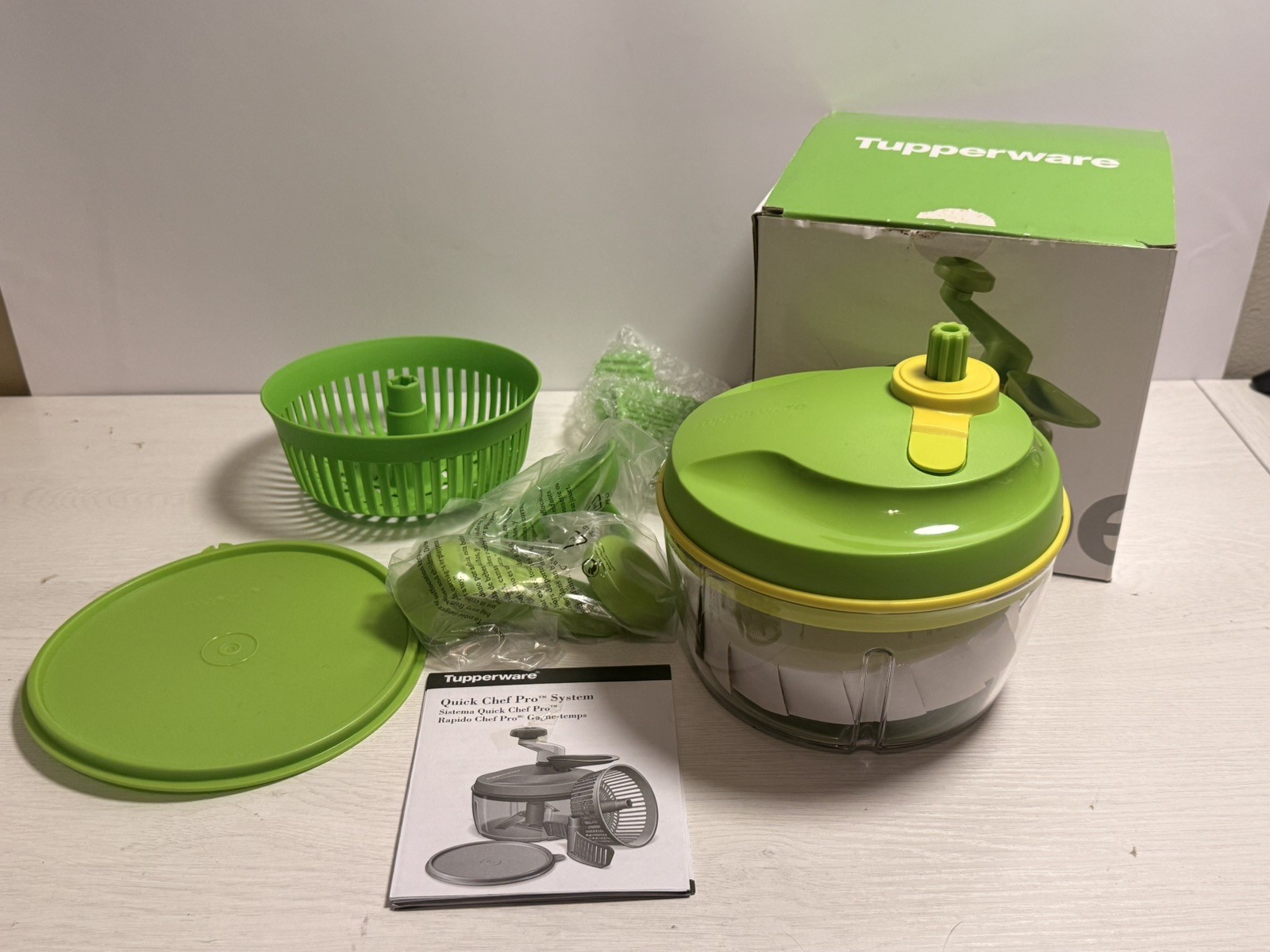 New Tupperware Quick Chef Pro Manual Turn Handle Food Proces