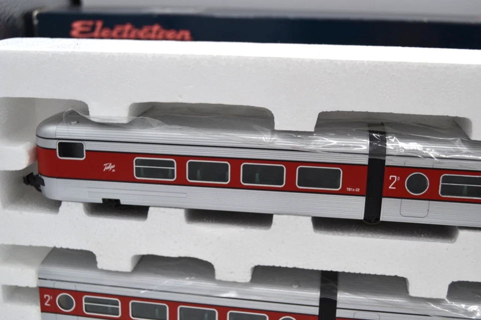 ELECTROTREN 3301K COFFRET RAME TALGO III 6 VOITURES RENFE HO - Photo 4/4