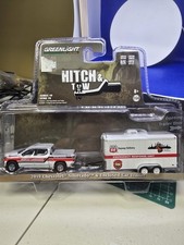 Greenlight GREEN MACHINE Hitch & Tow 2019 Chevy Silverado & Enclosed Trailer