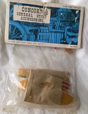 Concord DOLLHOUSE MINIATURE SHOPPING BAGS With Bread Loafs Condition Issues