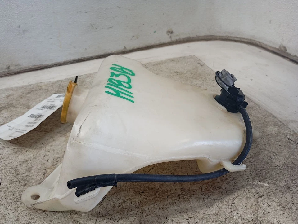 Wash Reservoir Without Headlamp Washers Fits 05-11 MAZDA RX8 3984027 - Image 3 of 4