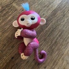 Fingerlings Glitter Monkey Razz Raspberry Glitter Baby Pet-by WowWee